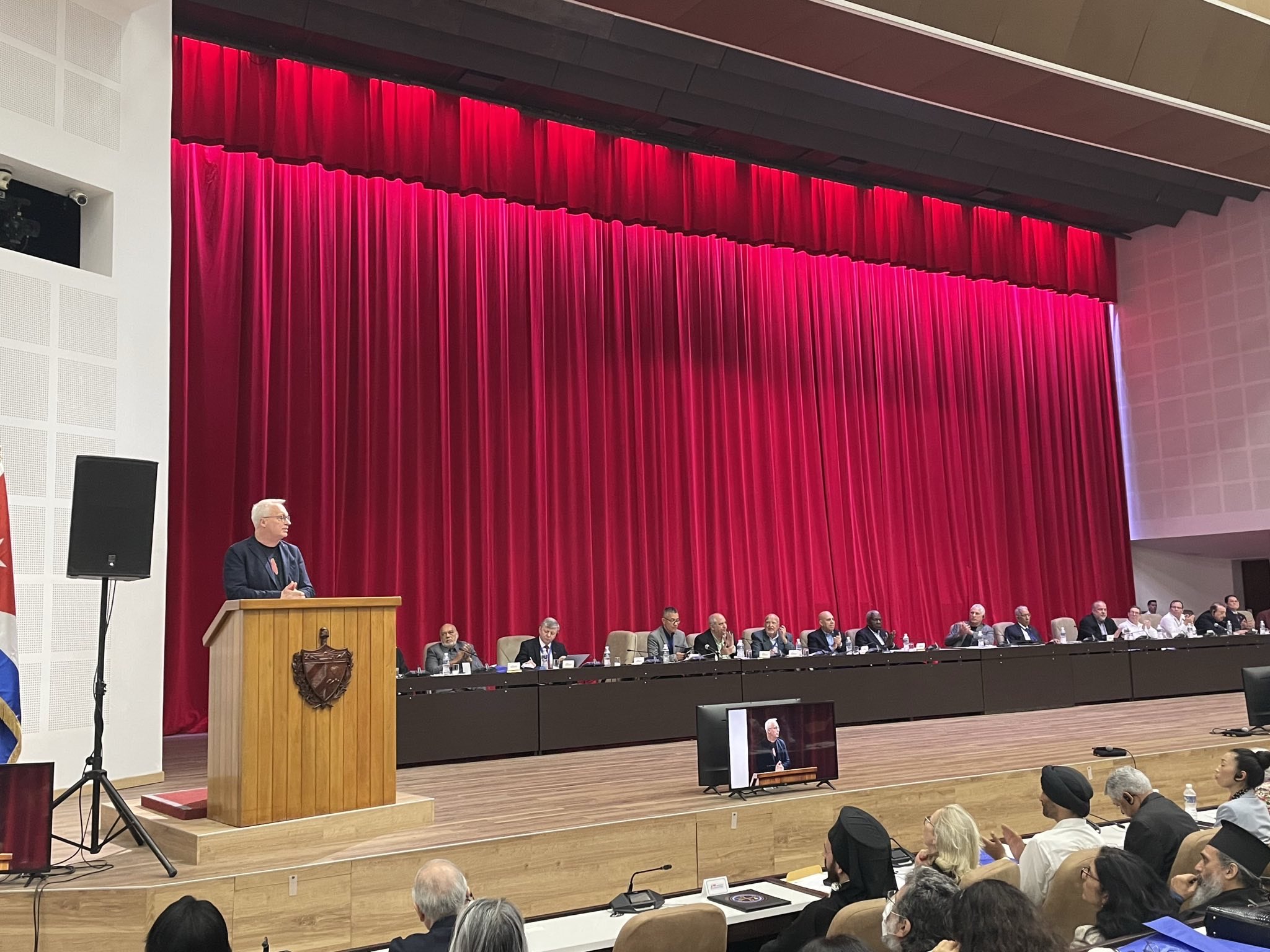 Peter Mertens, secrétaire général du PTB, a participé à la 6e conférence internationale « pour l’équilibre du monde » à Cuba.  